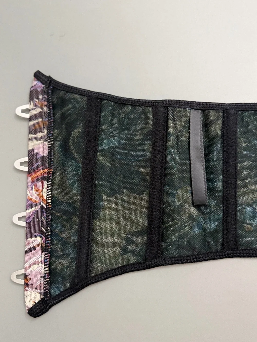 N/A statement floral